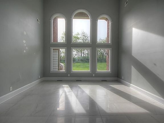 3rd image of 701 Chinkapin Dr