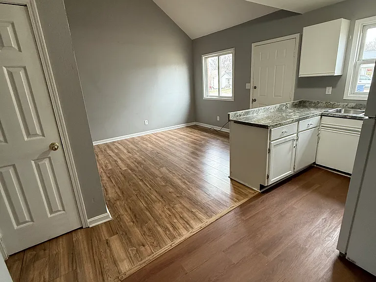 810 Pond St #810 — Photo 3