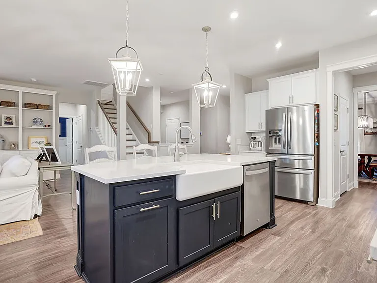 815 Waterways Pkwy S — Photo 27