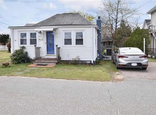 341 Shawomet Ave, Warwick, RI 02889