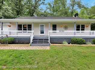 2662 Gilletts Lake Rd, Jackson, MI 49201