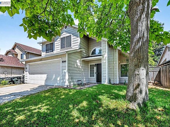 3rd image of 8265 Calla Way