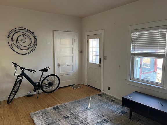 4th image of 4315 Irving Ave N