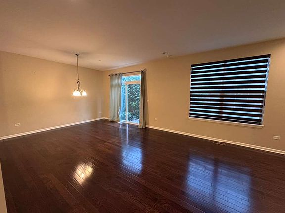 5th image of 2996 Henley Ln