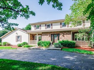 15 Sequoia Rd, Hawthorn Woods, IL 60047