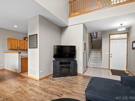 5th image of 279 Tower Hill Dr #279