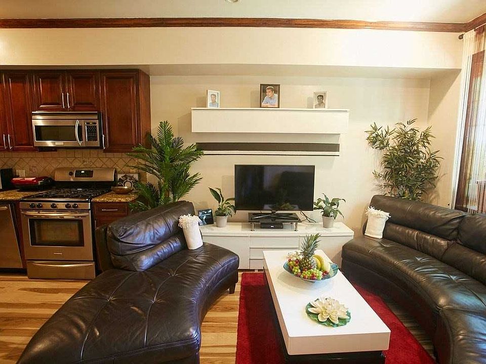 1st image of 2569 38th St APT 1B