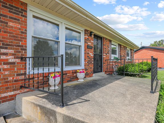 3rd image of 686 Harr Cir