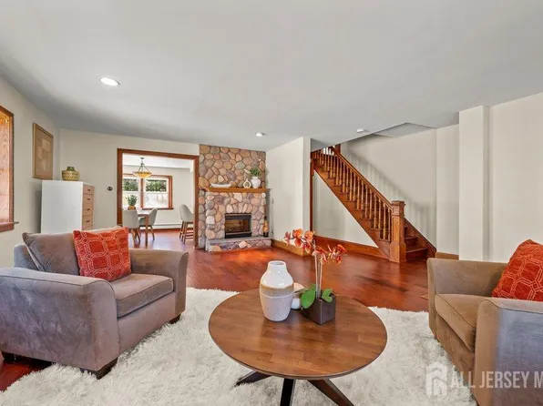 5 Center St #A, Edison, NJ 08817