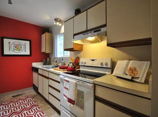 3076 Chelsea Cir, Ann Arbor, MI 48108