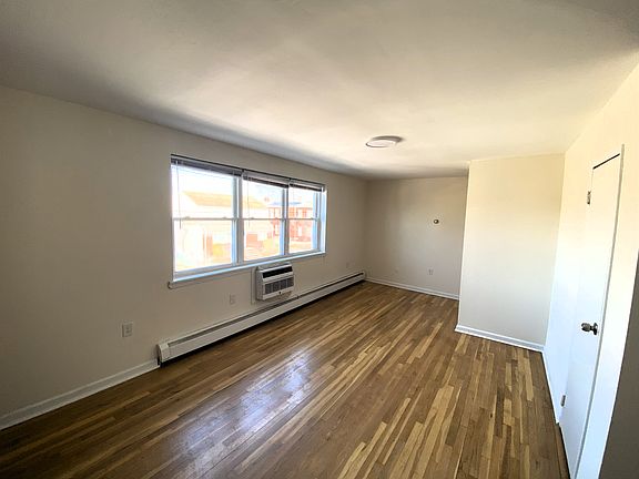 5th image of 726-730 Elm St