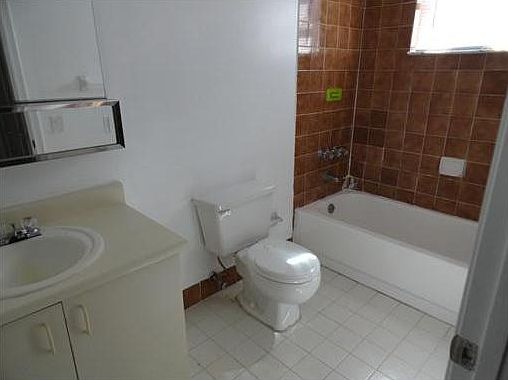 4th image of 560 NW 114th Ave APT 103