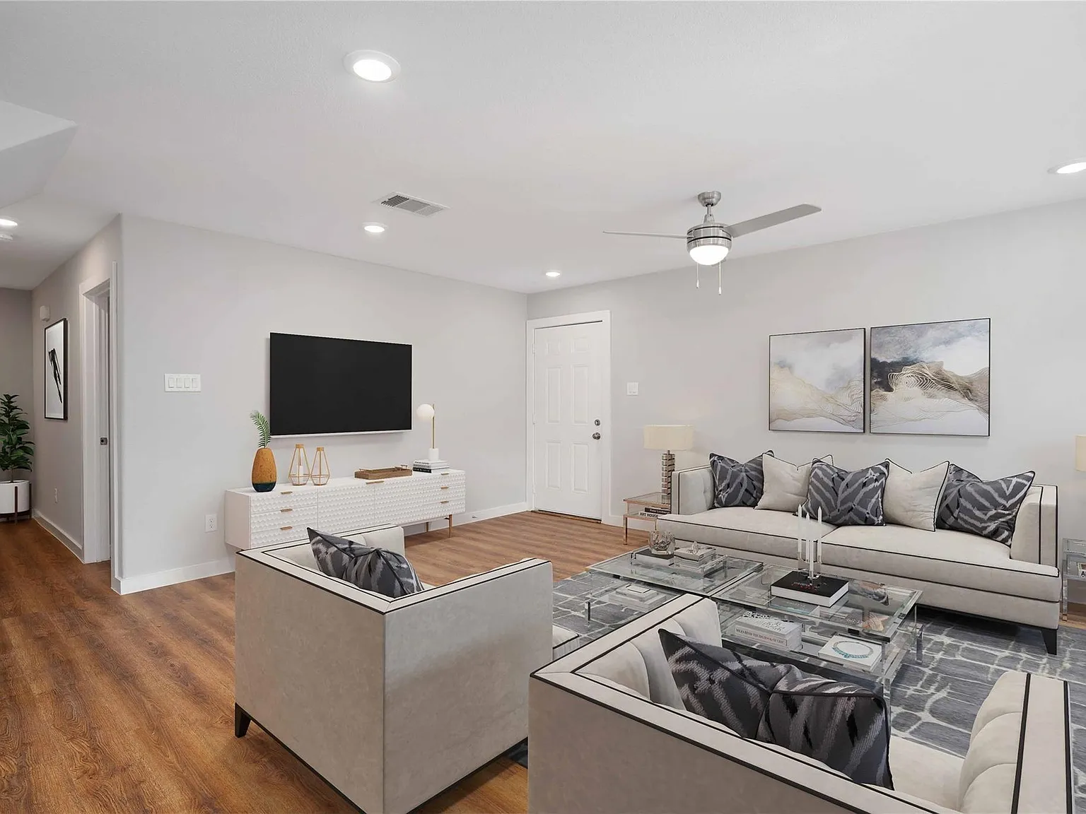 3 bed, 1160 sqft, $1,450 — Photo 1