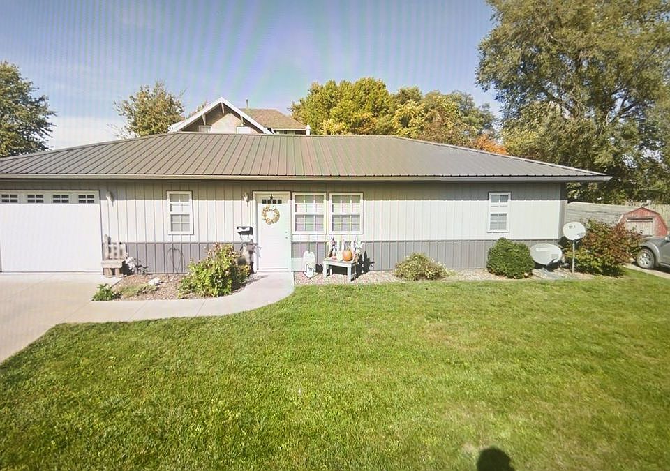 1st image of 109 W Pleasant St