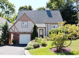 11 Edna Pl, New Rochelle, NY 10804