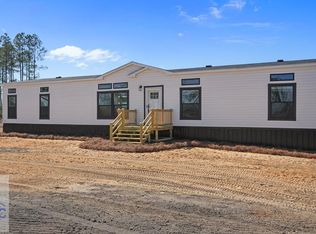 761 Hires Rd, Jesup, GA 31545