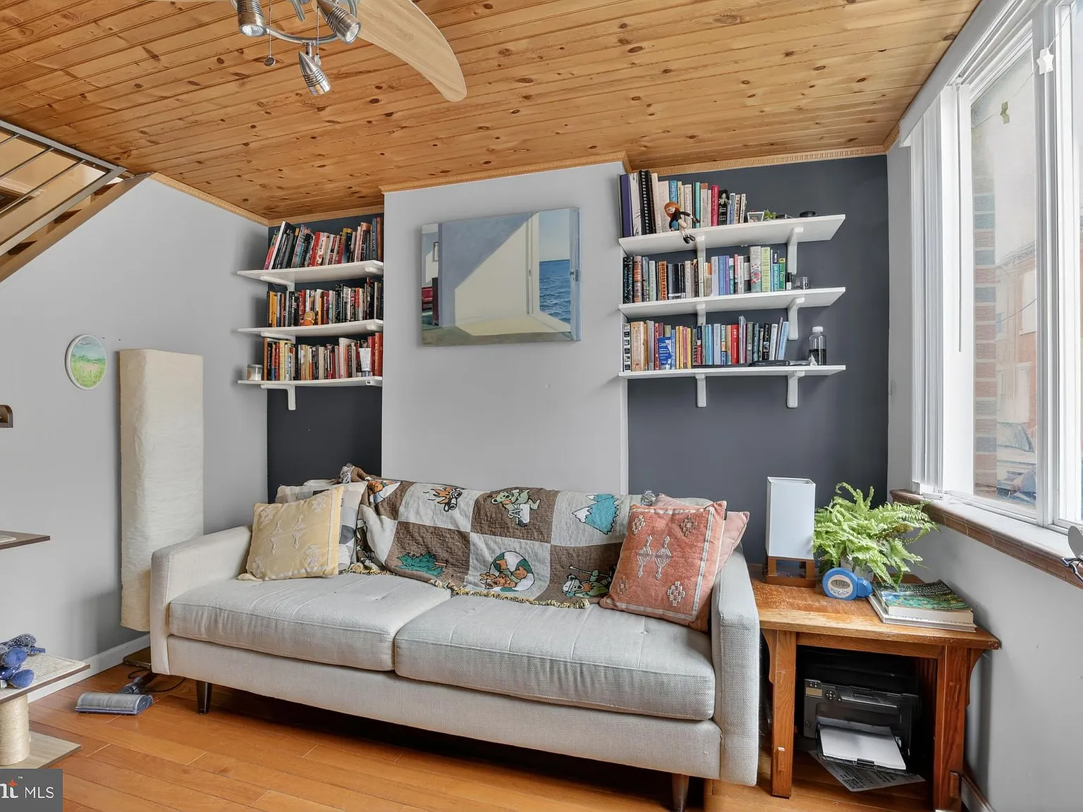 2 bed, 2.0 bath, 820 sqft, $1,950 — Photo 2