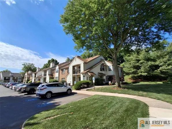 1209 Harbor Club Dr, Parlin, NJ 08859