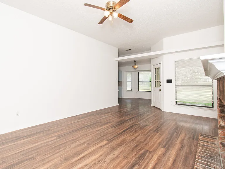 214 Appaloosa Dr — Photo 3