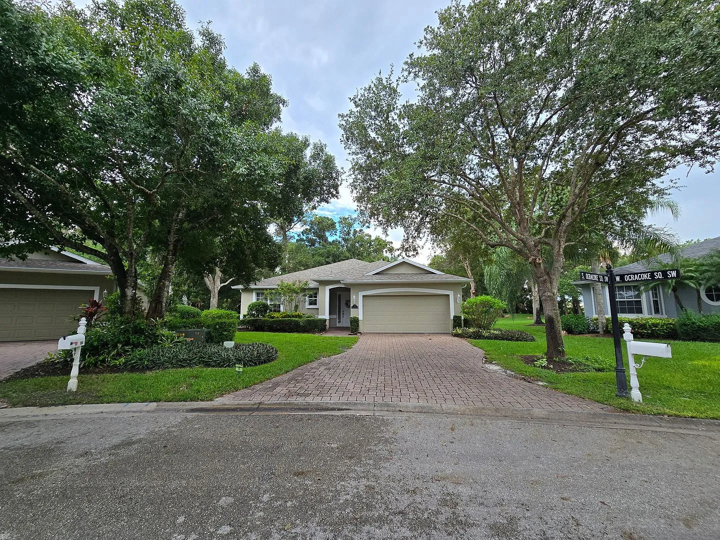 Big & Spacious 3/2 in Gated Community — Photo 2