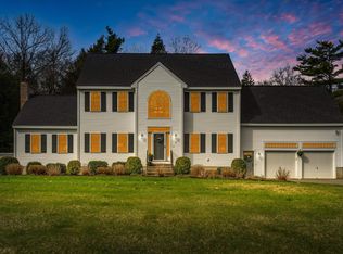 15 Fiddlehead Ln, Chester, NH 03036