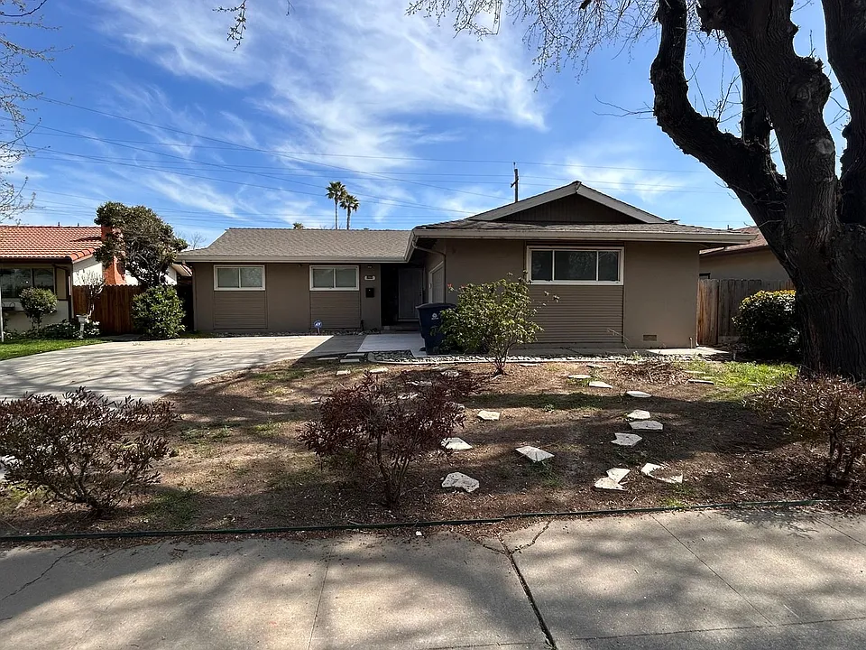 2960 Cabrillo Dr