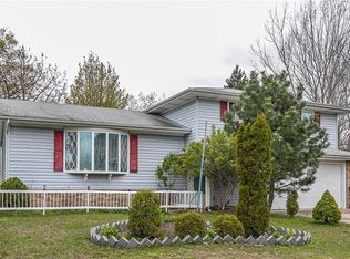 7060 E Parkview Dr, Parma, OH 44134