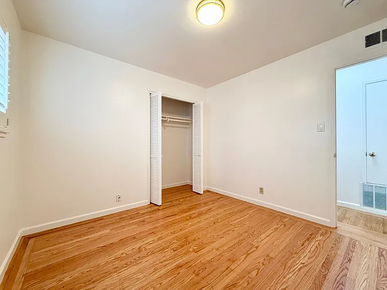 420 Madison Ave — Photo 25