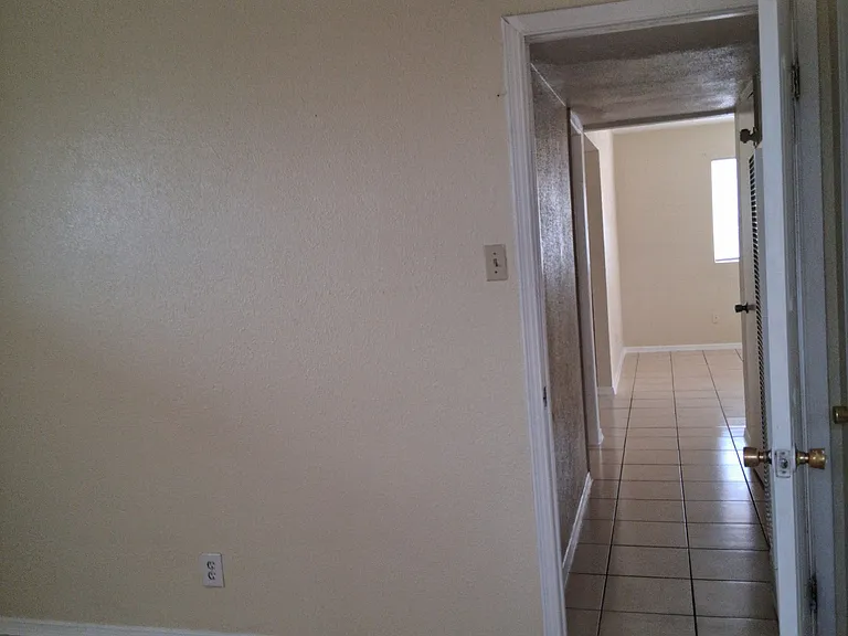 4020 Flory Ave #4 — Photo 1