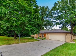 332 Coventry Dr, Anderson, IN 46012