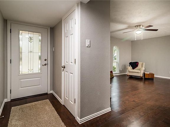 4th image of 1100 Whitehall Dr