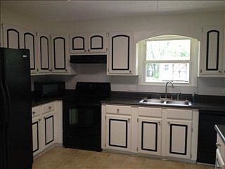 3rd image of 4007 Tallman Dr