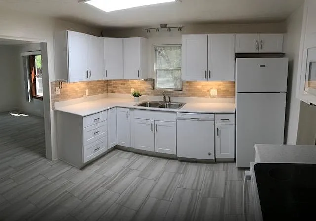 1032 E Glenn St — Photo 10