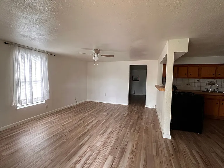 3613 Durham Ave — Photo 2