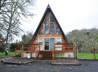 204 River Bend Rd, Roseburg, OR 97471
