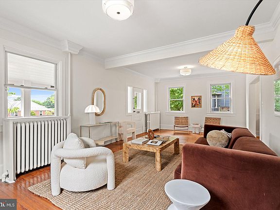 3rd image of 213 Ashby St