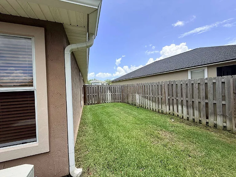 436 Bostwick Cir — Photo 40