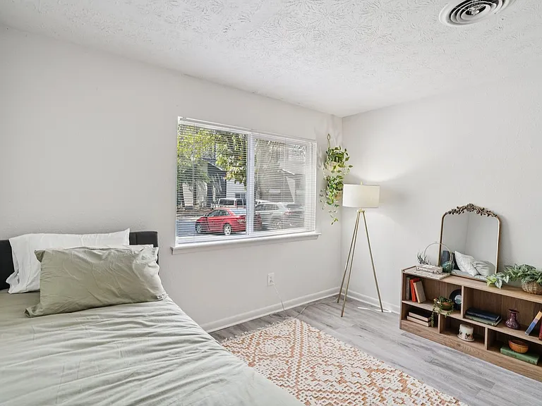 Dwell @ 750 — Photo 18