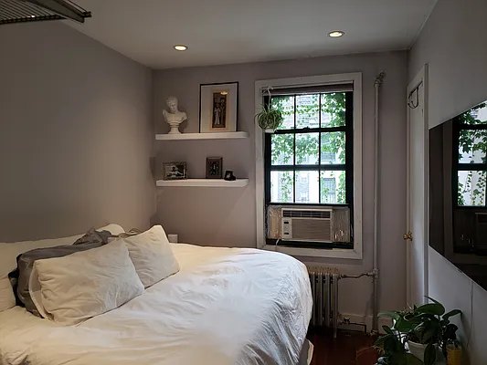 Rented by Signature Property Realty | media 7