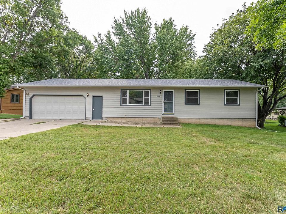 209 E 5th St, Crooks, SD 57020 MLS 22206442 Zillow