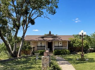 1420 Carol Ann Dr, Kerrville, TX 78028