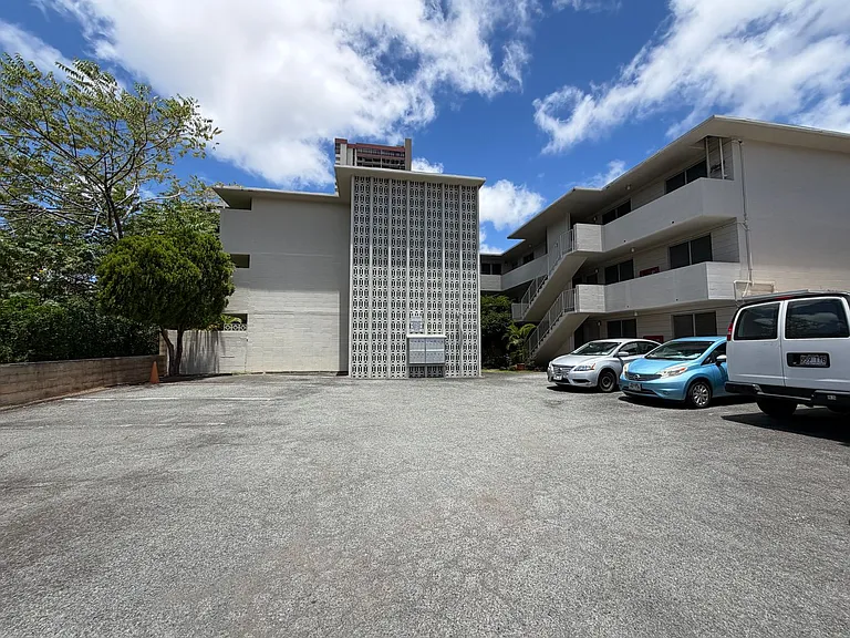 1552 Kewalo St #101-306 — Photo 1