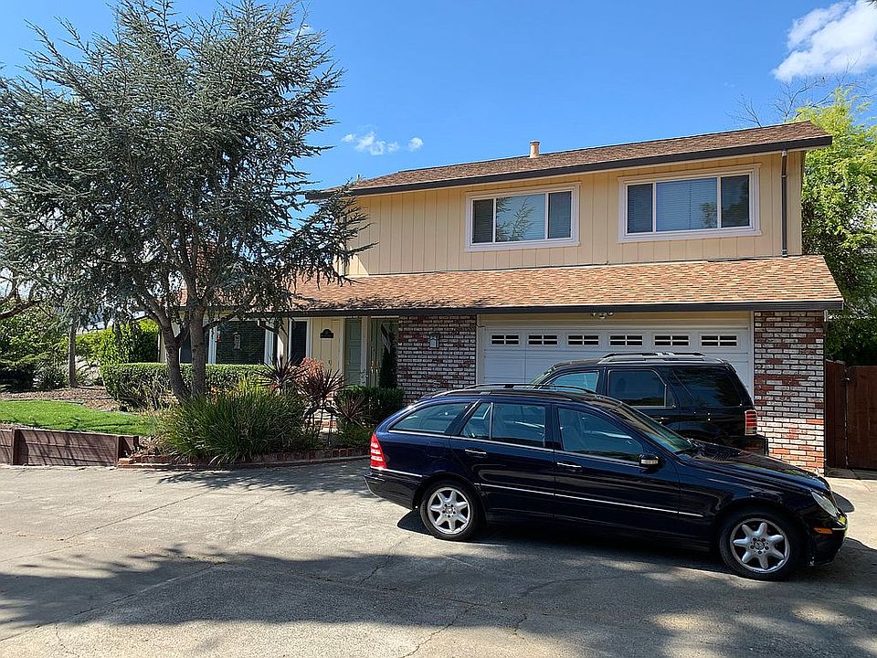 2nd image of 33 Manzano Ct