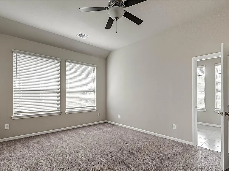 315 Biltmore Loop — Photo 23