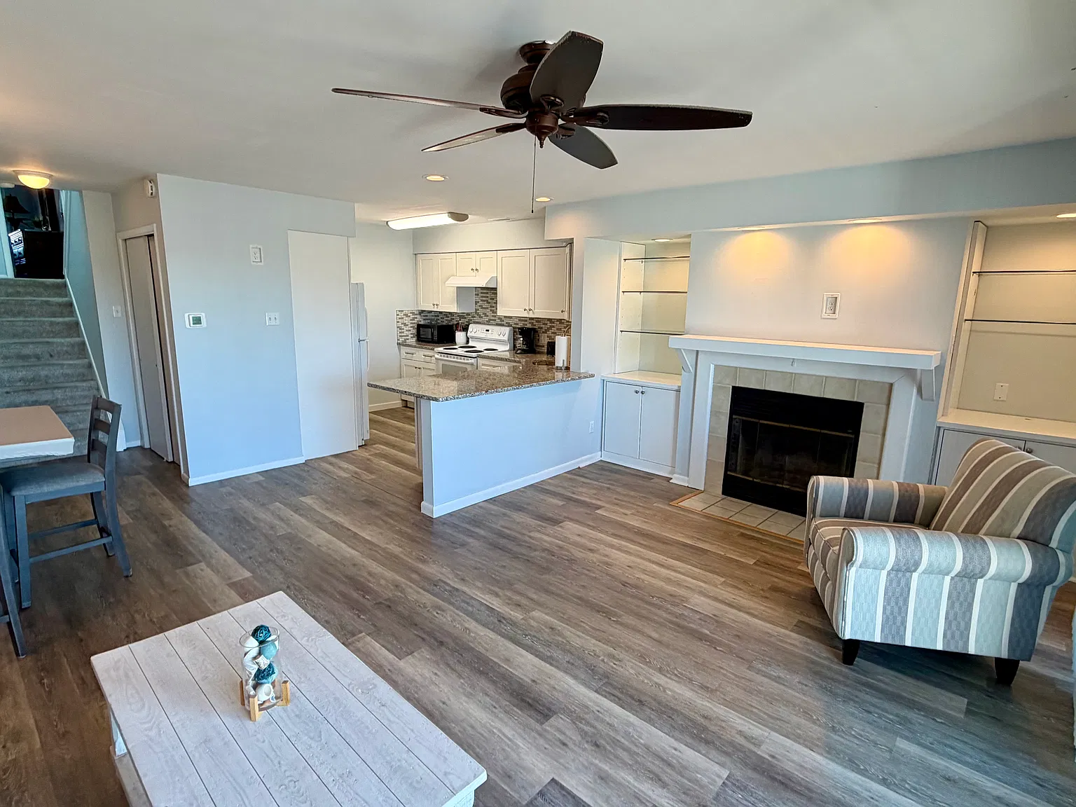 3 bed, 1600 sqft, $3,300 — Photo 4