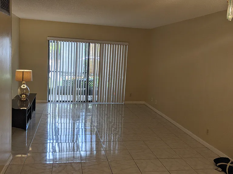 3125 Oakland Shores Dr #B111 — Photo 4