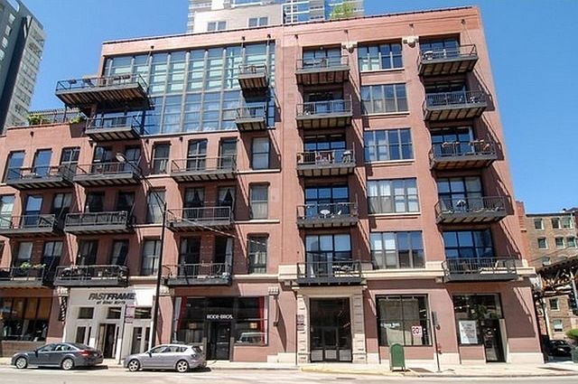 1st image of 330 W Grand Ave #P140