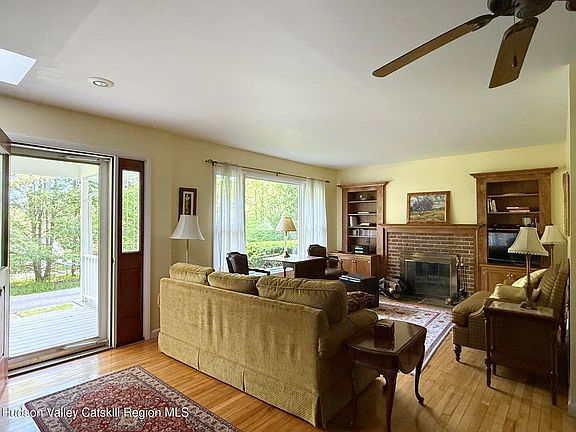 5th image of 230 Cooper Road