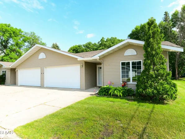 213 1/2 2nd St SE, Mayville, ND 58257