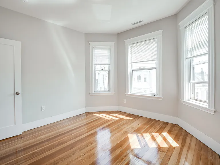 232 Saratoga St #2 — Photo 8